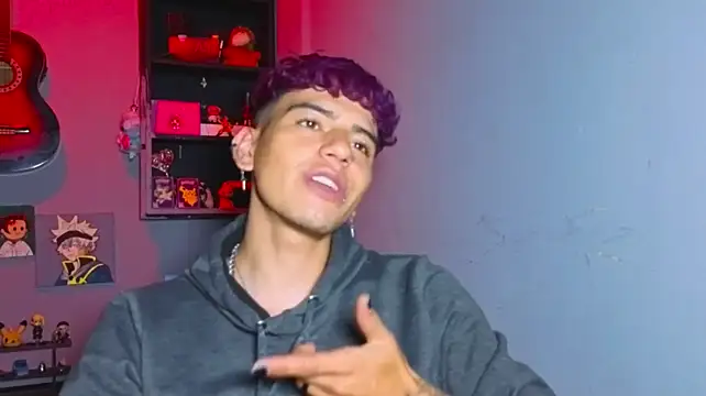 MikeyKuro's Webcam Show