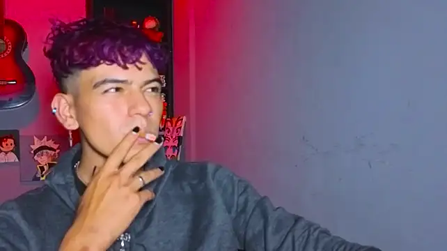 MikeyKuro Pertunjukan Webcam