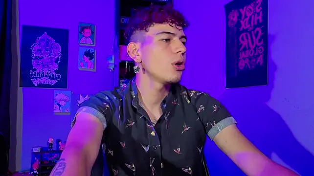 MikeyKuro Webcam-Show