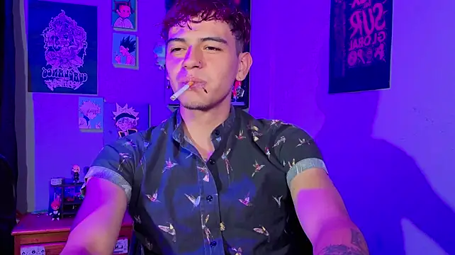 MikeyKuro Show in webcam