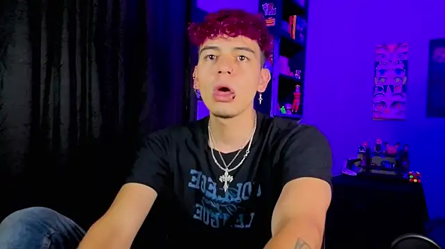 MikeyKuro Webcam-Show
