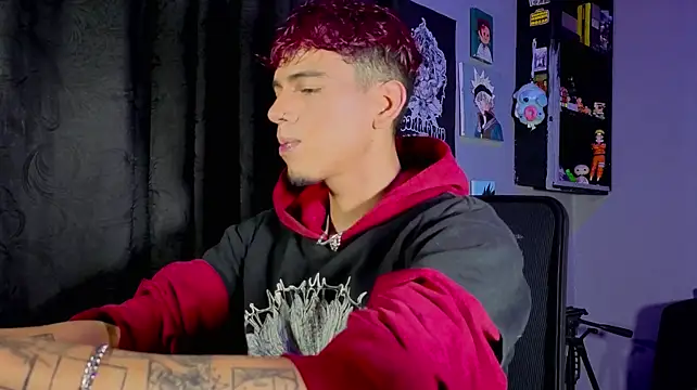 MikeyKuro Adlı Modelin Web Kamerası Şovu