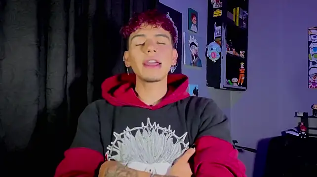 Show modela MikeyKuro na web-kameri