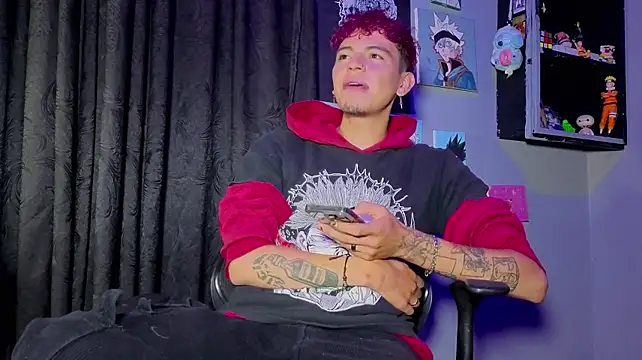 Show modela MikeyKuro na web-kameri