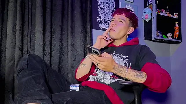 MikeyKuro Webcam-Show