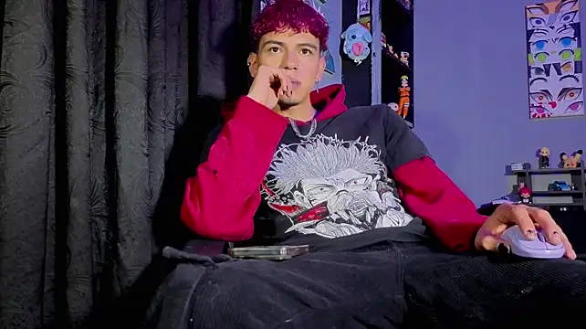 MikeyKuro Webcam Show