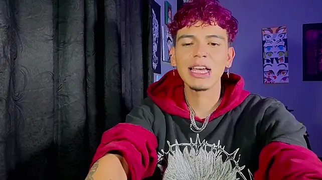MikeyKuro Webcamshow
