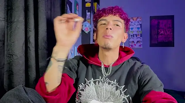 MikeyKuro – webcam-show