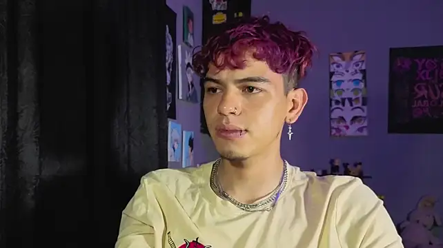 MikeyKuro Webcam-Show