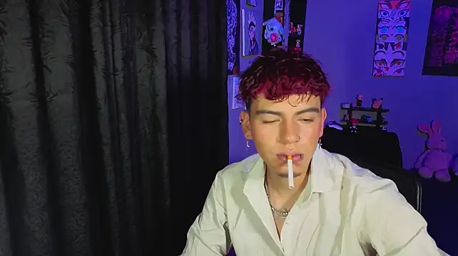 MikeyKuro webkamerás műsora