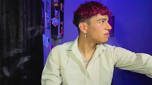 MikeyKuro Webcam-Show