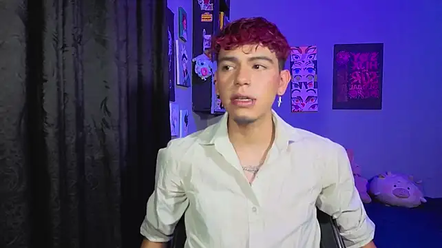 MikeyKuro Show in webcam