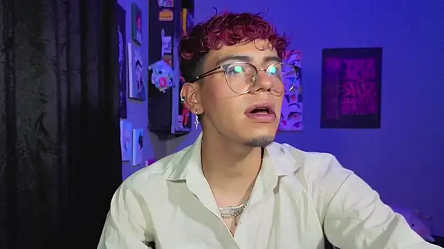 MikeyKuro Webcamshow