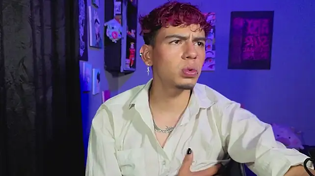 MikeyKuro Show in webcam
