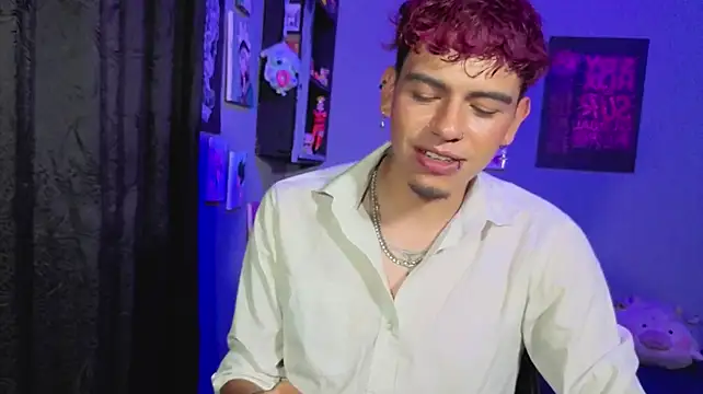 MikeyKuro Show in webcam