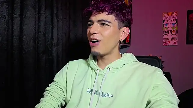 MikeyKuro Show Webcam