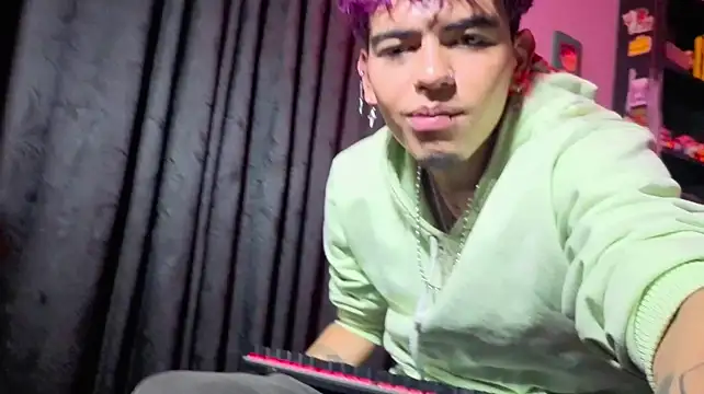 MikeyKuro Шоу с уебкамера