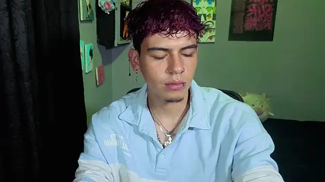 MikeyKuro: вебкам-шоу