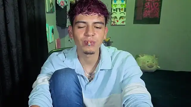 Pertunjukan Kamera Web MikeyKuro