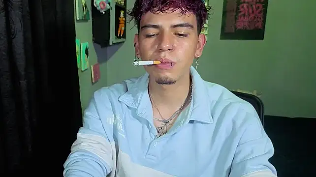 MikeyKuro Show in webcam