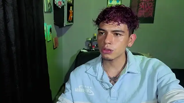 MikeyKuro Pertunjukan Webcam