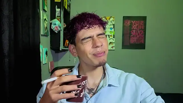 MikeyKuro: вебкам-шоу