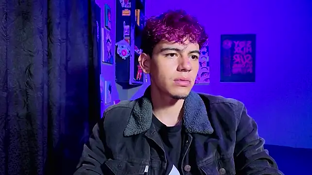 MikeyKuro – webcam-show