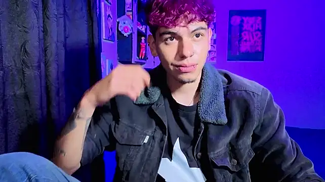 MikeyKuro Webcam-Show