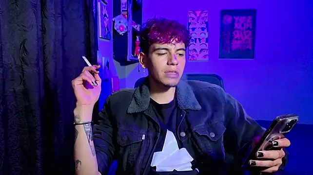 MikeyKuro webcam show