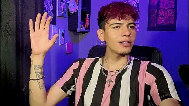 MikeyKuro Шоу с уебкамера