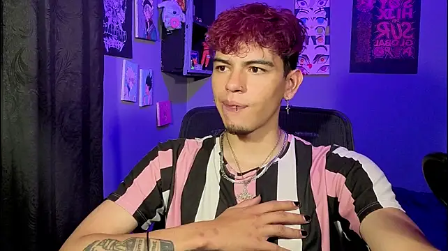 MikeyKuro Webcam show