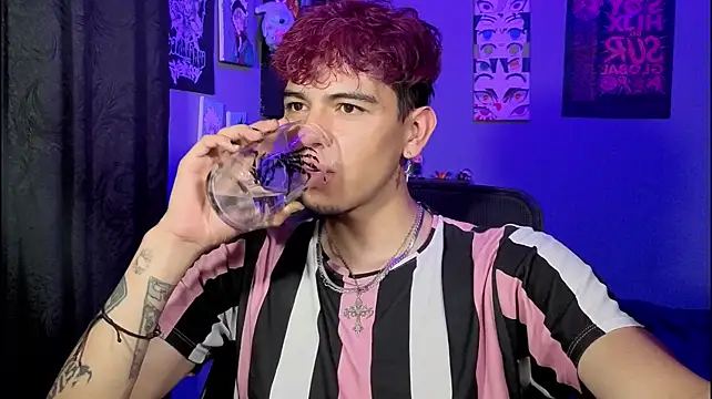 MikeyKuro's Webcam Show