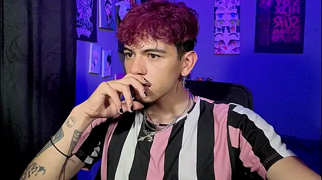 MikeyKuro webcam show