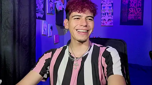 MikeyKuro Webcam Show