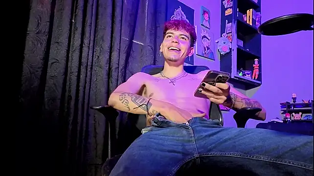הופעת וובקאם של MikeyKuro