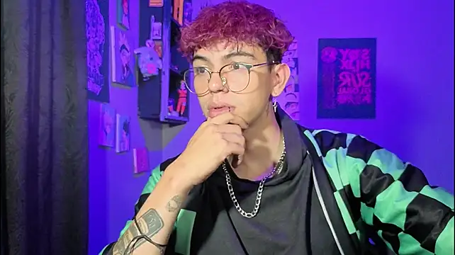 Вебкам-шоу MikeyKuro