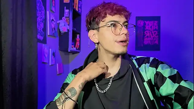 MikeyKuro – webcam-show