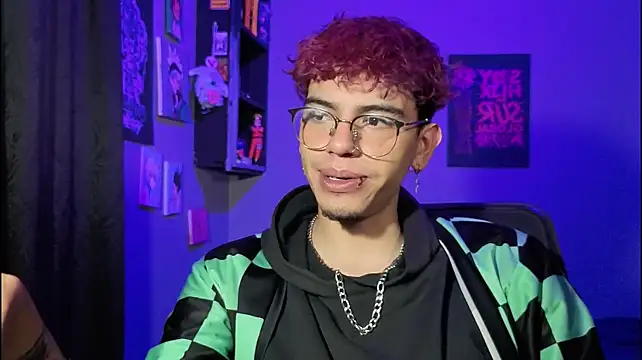 MikeyKuro Webcam-Show