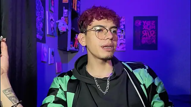 MikeyKuro Webcam-Show