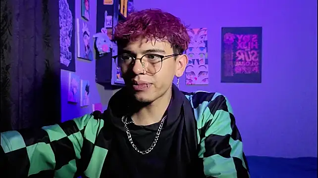 MikeyKuro Show in webcam