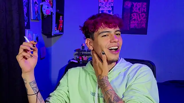 MikeyKuro Show in webcam
