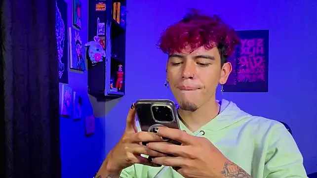 MikeyKuro Webcamshow