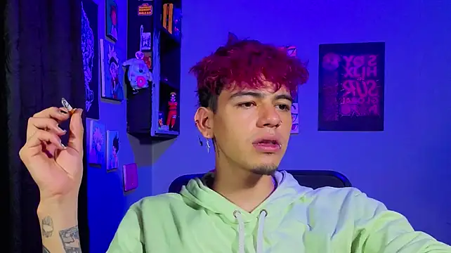 MikeyKuro Webcam-Show