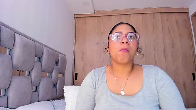 Vickyy30_ Live XXX Chat