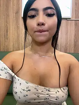 Valentina-gomezz Show in webcam