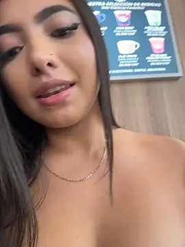 Valentina-gomezz's Webcam Show