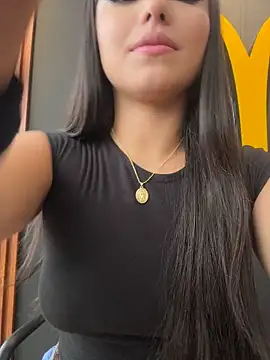 Valentina-gomezz's Webcam Show