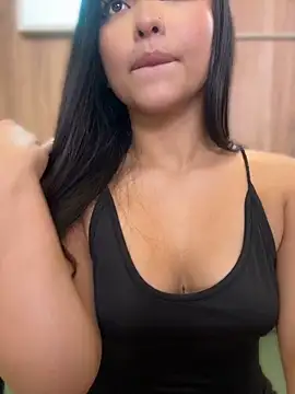 Valentina-gomezz's Webcam Show