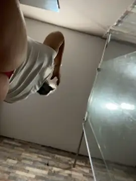 Valentina-gomezz's Webcam Show