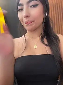 Valentina-gomezz's Webcam Show